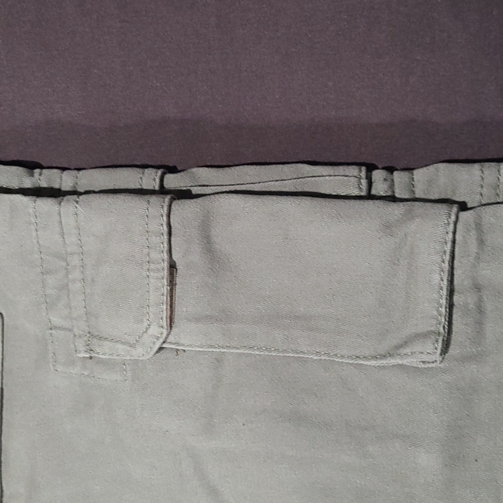 Relaxed Fit Cargo Shorts Size 36 - Olive - New - Picture 5 of 11